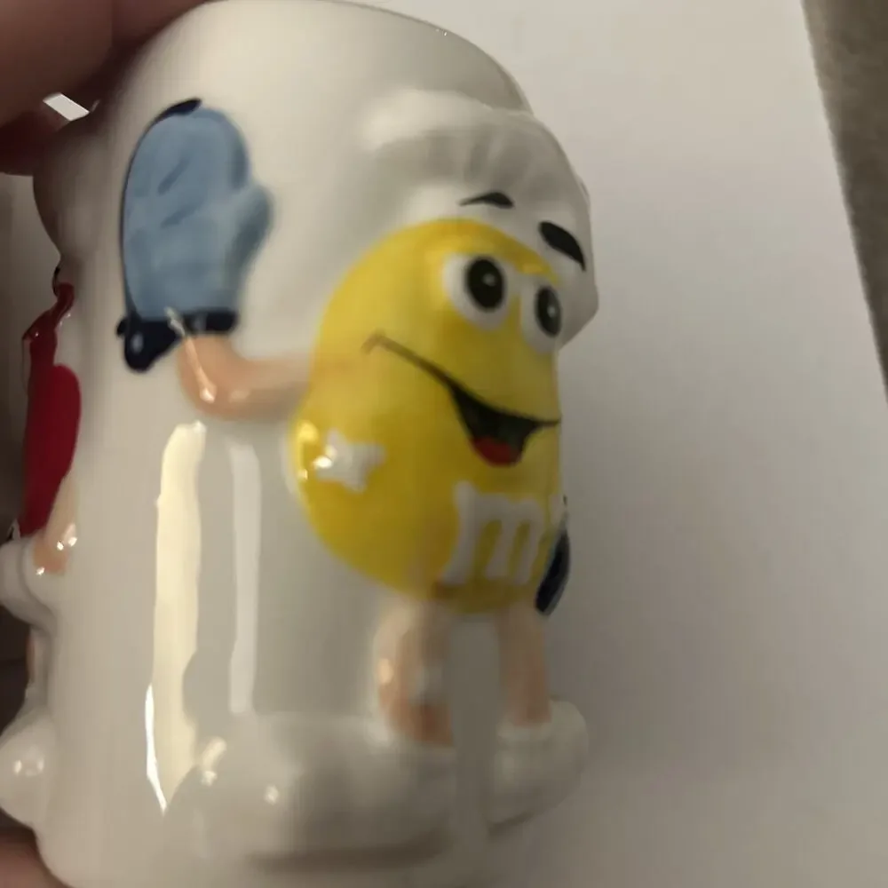 M&Ms Ceramic Salt & Pepper Shakers Red Yellow Green Mars Inc.